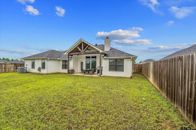 429 Laura Ln, Chandler, TX 75758