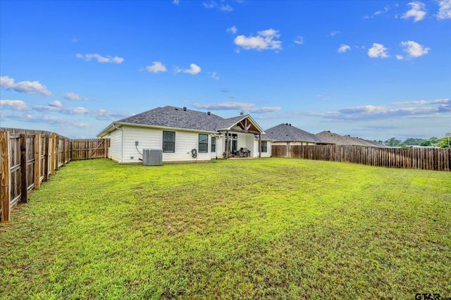 429 Laura Ln, Chandler, TX 75758