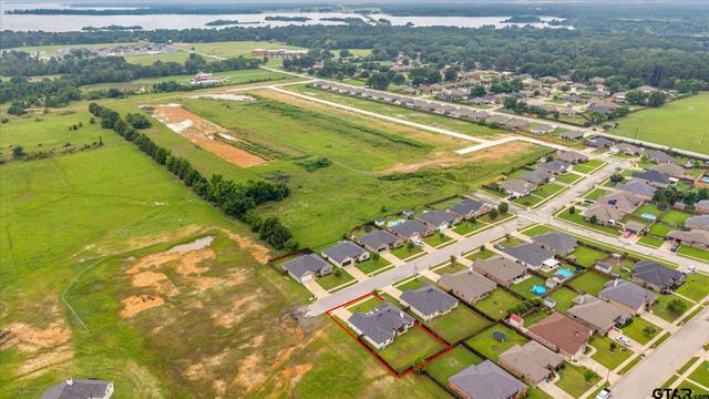 429 Laura Ln, Chandler, TX 75758