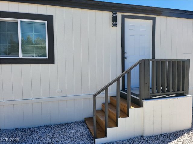 211 West Duck Creek Road, Pahrump, NV 89048