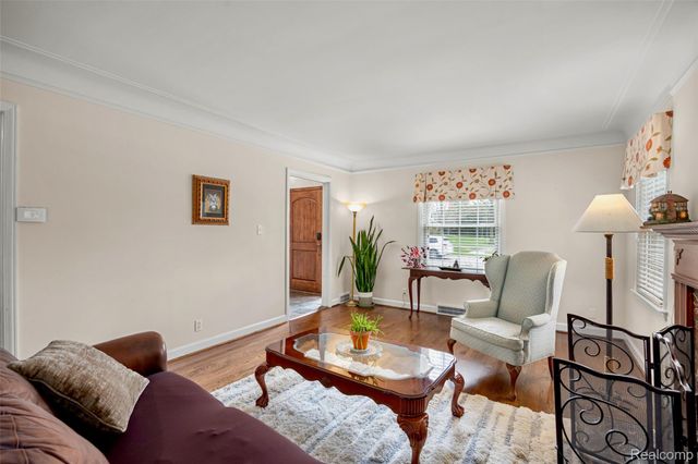 244 Kerby Road, Grosse Pointe Farms, MI 48236