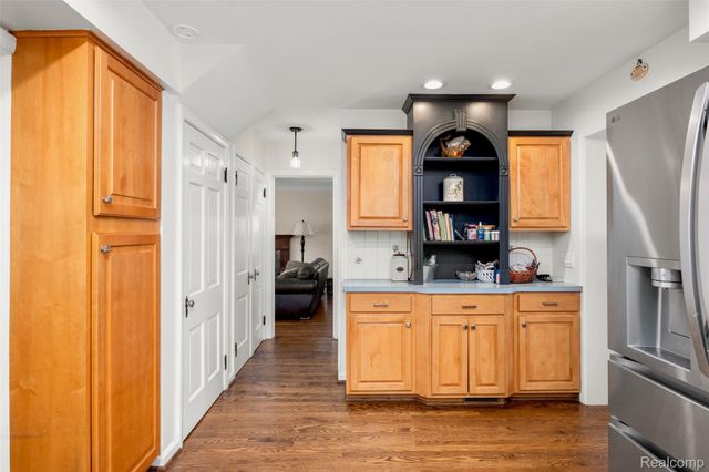 244 Kerby Road, Grosse Pointe Farms, MI 48236