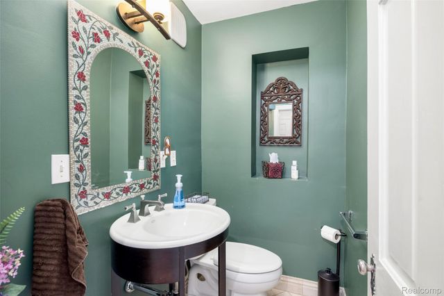 244 Kerby Road, Grosse Pointe Farms, MI 48236