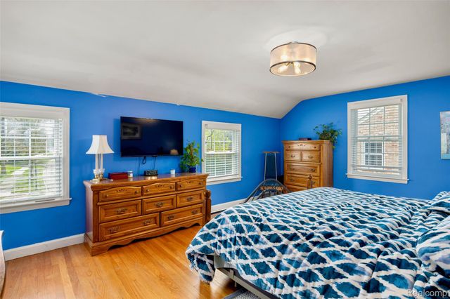 244 Kerby Road, Grosse Pointe Farms, MI 48236