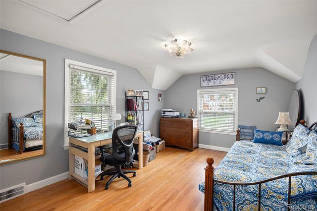 244 Kerby Road, Grosse Pointe Farms, MI 48236