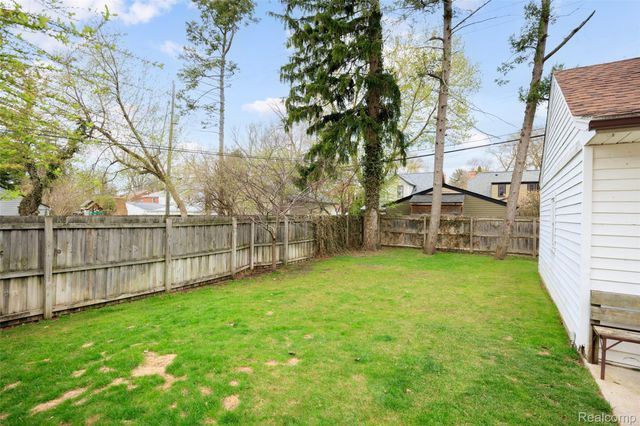 244 Kerby Road, Grosse Pointe Farms, MI 48236
