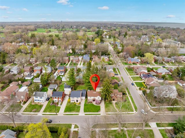 244 Kerby Road, Grosse Pointe Farms, MI 48236