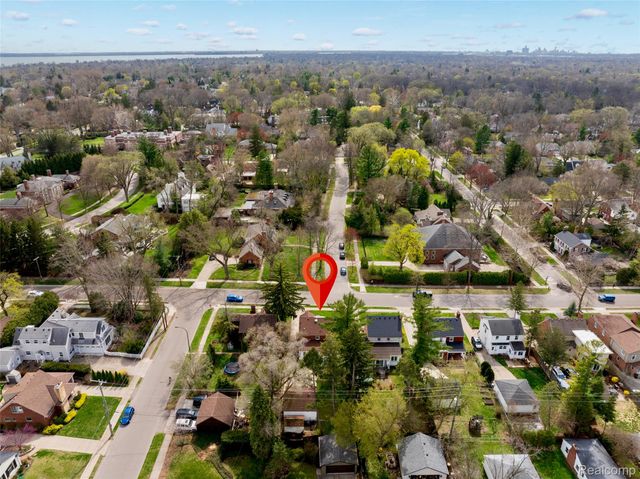 244 Kerby Road, Grosse Pointe Farms, MI 48236