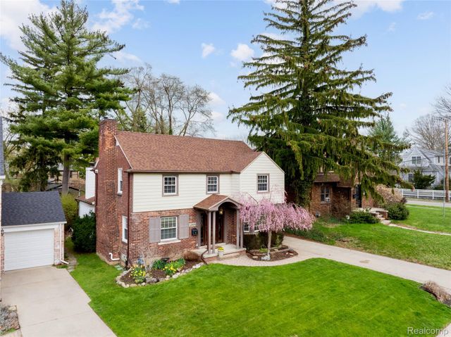 244 Kerby Road, Grosse Pointe Farms, MI 48236