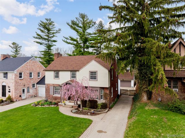 244 Kerby Road, Grosse Pointe Farms, MI 48236
