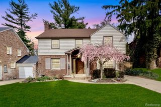 244 Kerby Road, Grosse Pointe Farms, MI 48236