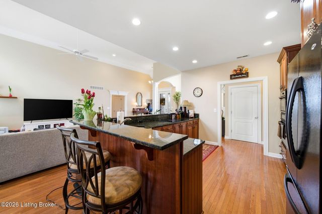 16704 Taddington Pl, Louisville, KY 40245