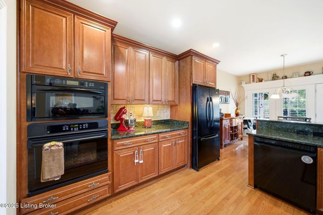 16704 Taddington Pl, Louisville, KY 40245