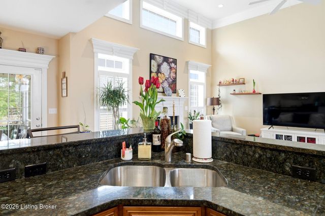 16704 Taddington Pl, Louisville, KY 40245