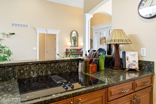 16704 Taddington Pl, Louisville, KY 40245