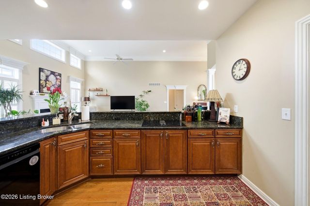 16704 Taddington Pl, Louisville, KY 40245