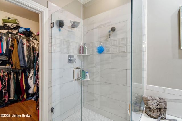 16704 Taddington Pl, Louisville, KY 40245