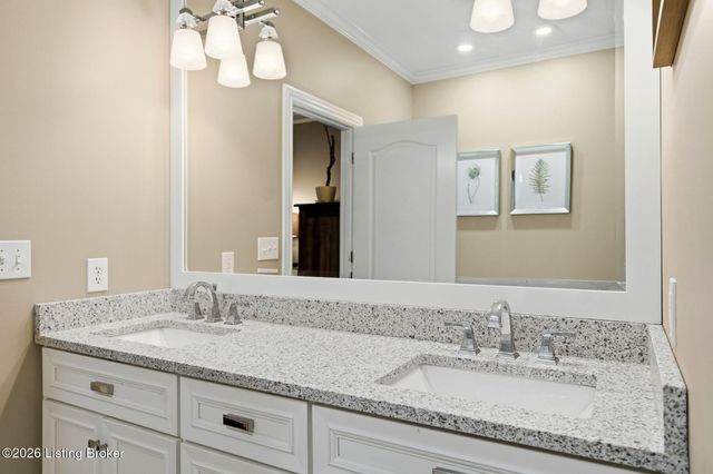 16704 Taddington Pl, Louisville, KY 40245