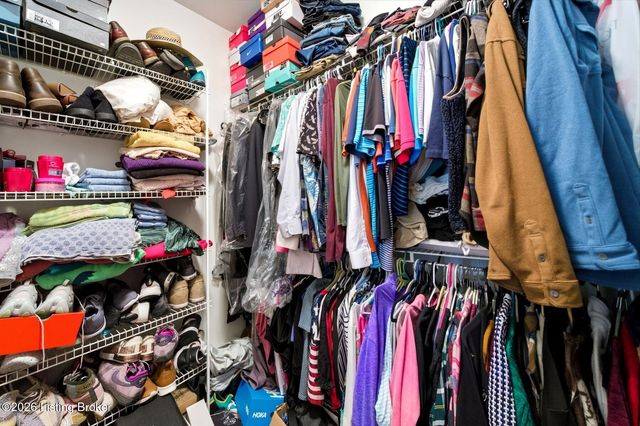 16704 Taddington Pl, Louisville, KY 40245