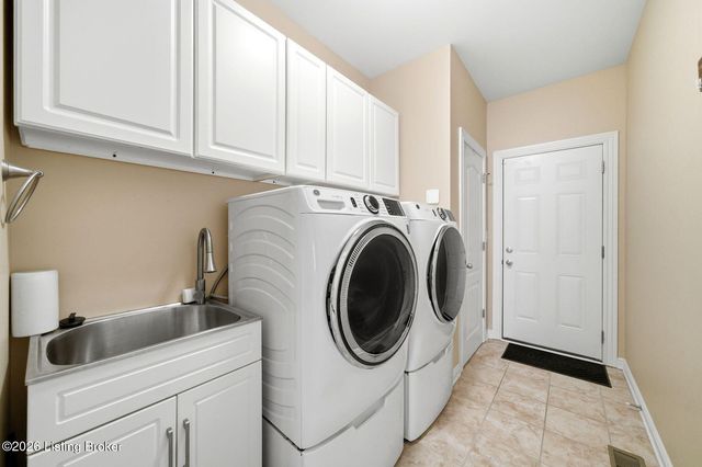 16704 Taddington Pl, Louisville, KY 40245