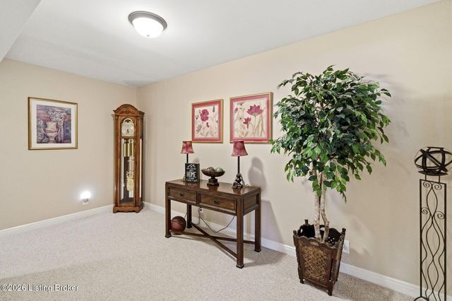 16704 Taddington Pl, Louisville, KY 40245