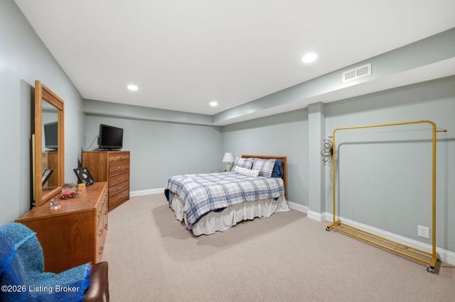 16704 Taddington Pl, Louisville, KY 40245