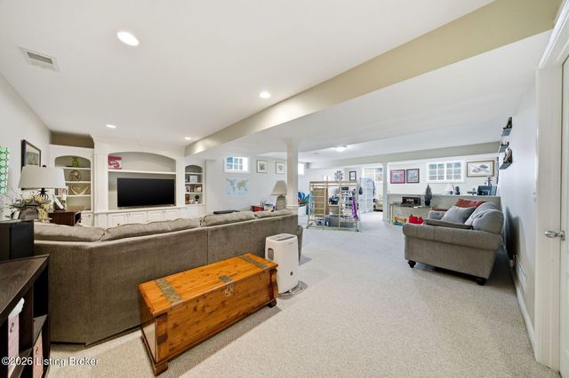 16704 Taddington Pl, Louisville, KY 40245