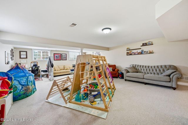 16704 Taddington Pl, Louisville, KY 40245