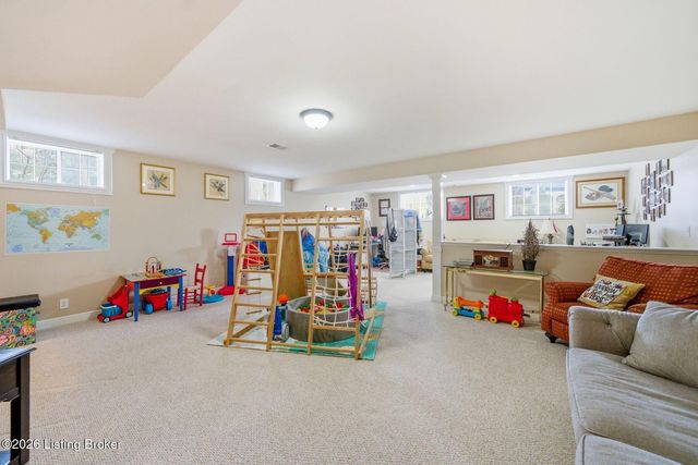 16704 Taddington Pl, Louisville, KY 40245