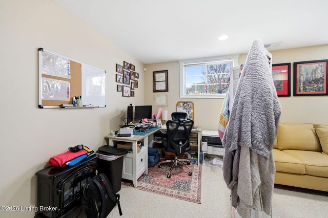 16704 Taddington Pl, Louisville, KY 40245