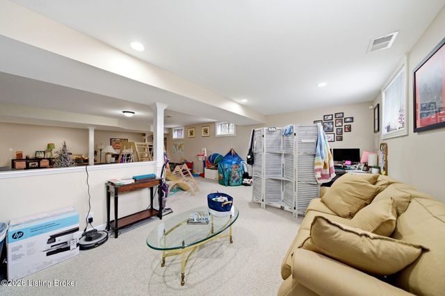 16704 Taddington Pl, Louisville, KY 40245