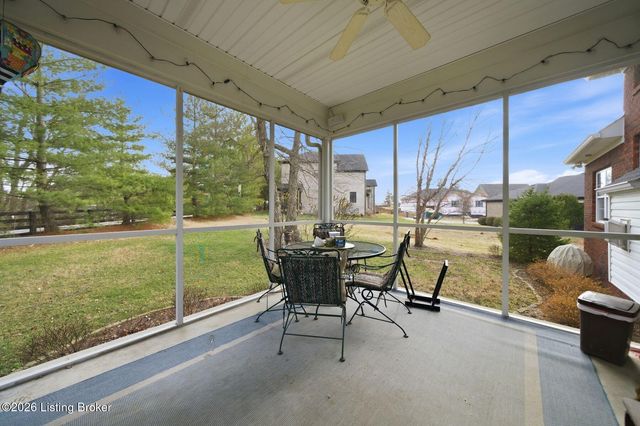 16704 Taddington Pl, Louisville, KY 40245