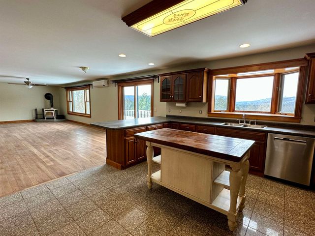 49 Sherri Lane, Clarendon, VT 05759