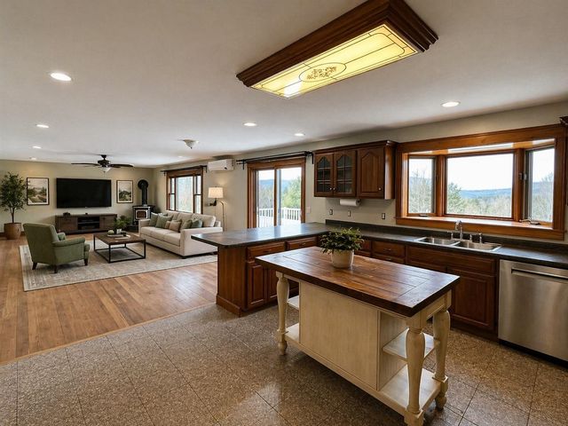 49 Sherri Lane, Clarendon, VT 05759