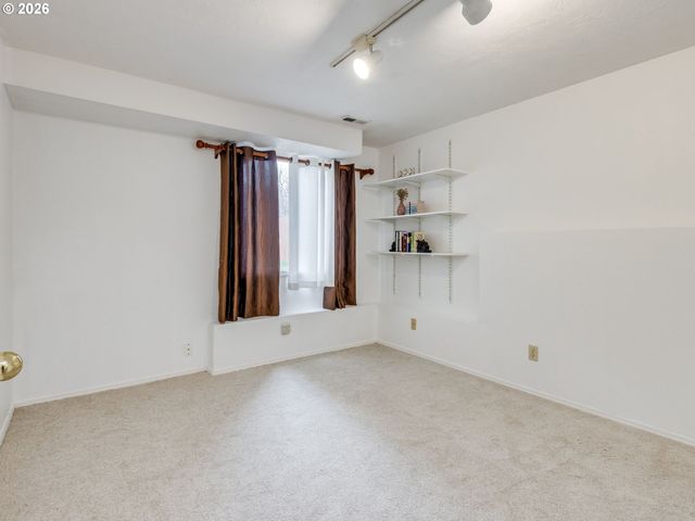 204 CRESTWOOD St, Fairview, OR 97024