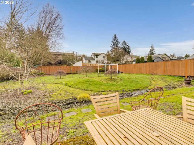 204 CRESTWOOD St, Fairview, OR 97024