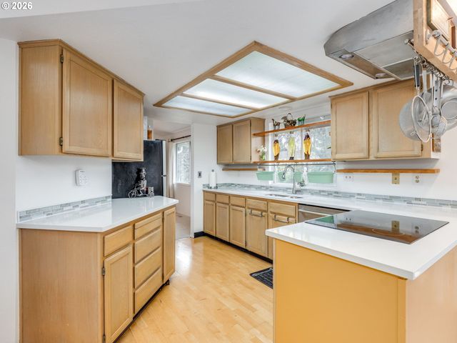 204 CRESTWOOD St, Fairview, OR 97024