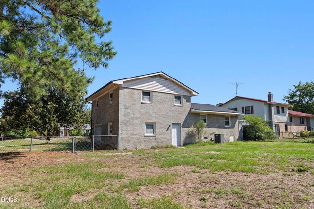 609 Francis Court, Spring Lake, NC 28390