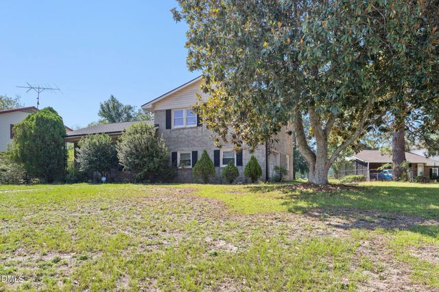 609 Francis Court, Spring Lake, NC 28390