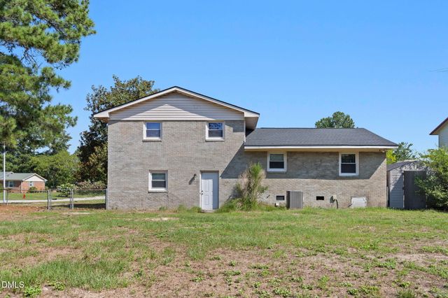 609 Francis Court, Spring Lake, NC 28390