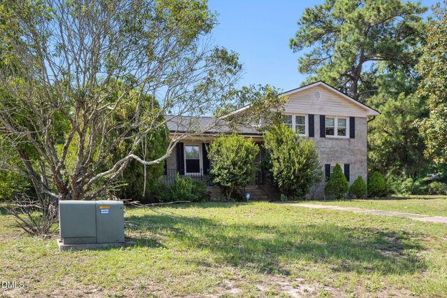 609 Francis Court, Spring Lake, NC 28390