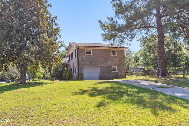 609 Francis Court, Spring Lake, NC 28390