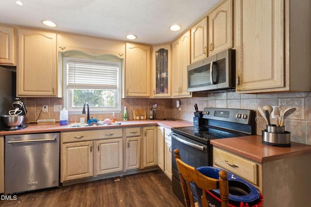 609 Francis Court, Spring Lake, NC 28390