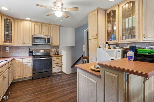 609 Francis Court, Spring Lake, NC 28390