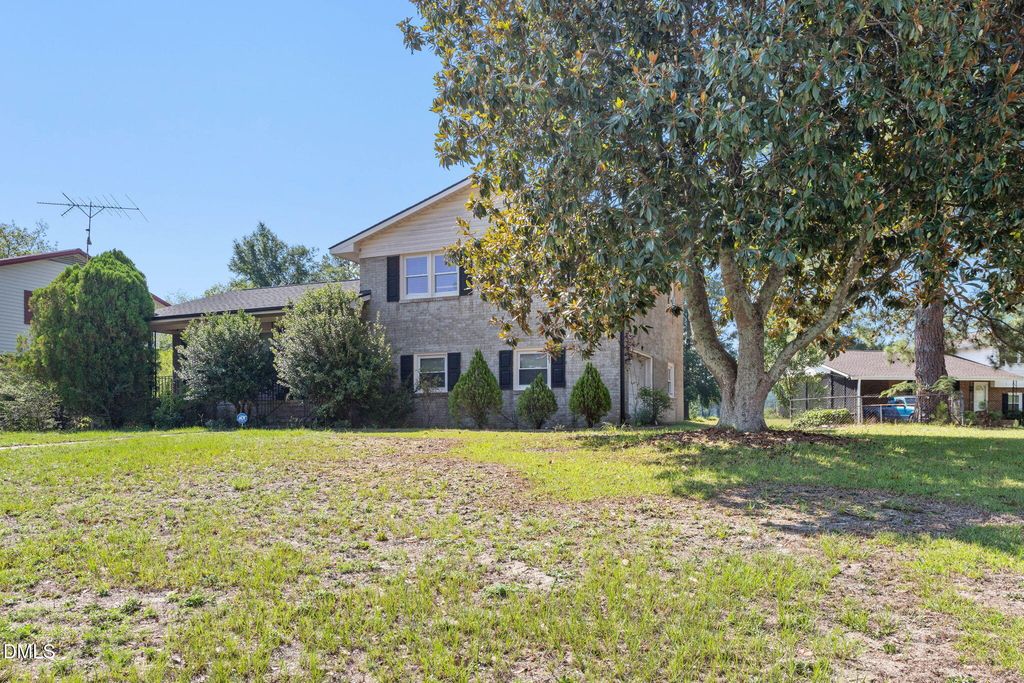 609 Francis Court, Spring Lake, NC 28390