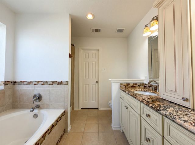 9708 Maryville Lane, Fort Worth, TX 76108