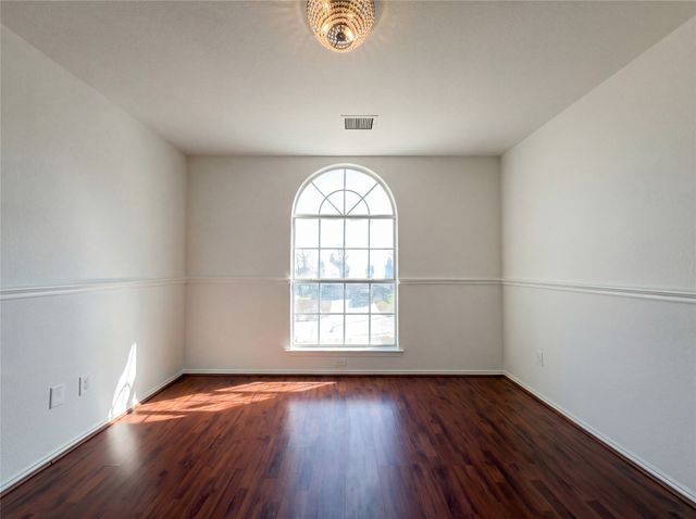 9708 Maryville Lane, Fort Worth, TX 76108