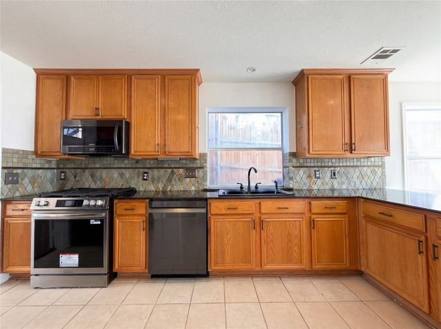 9708 Maryville Lane, Fort Worth, TX 76108