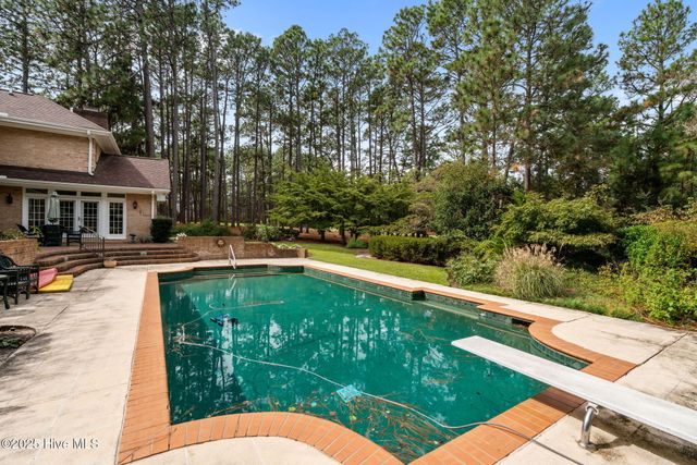 35 Lake Dornoch Drive, Pinehurst, NC 28374