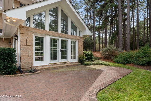 35 Lake Dornoch Drive, Pinehurst, NC 28374